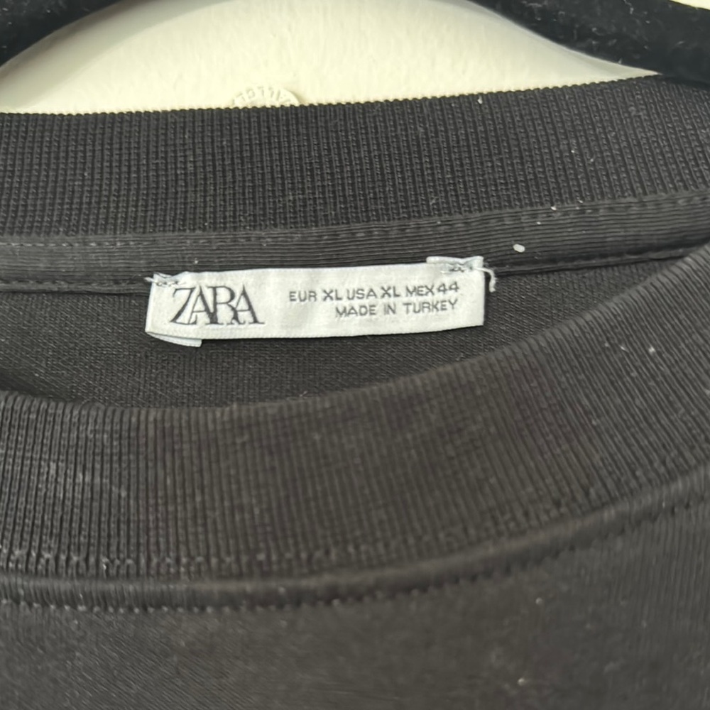 Zara Black Short Sleeve Tee - Picture 2 of 2